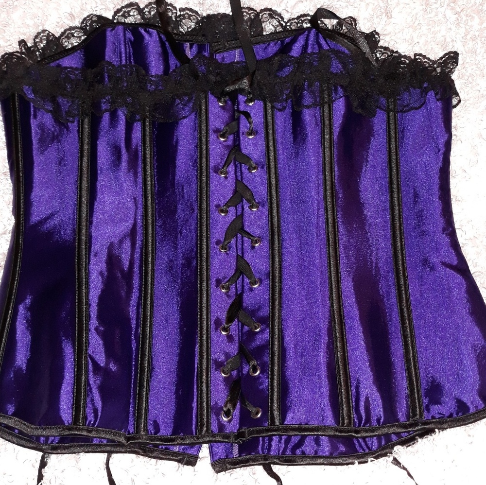 Womens laced corsets
